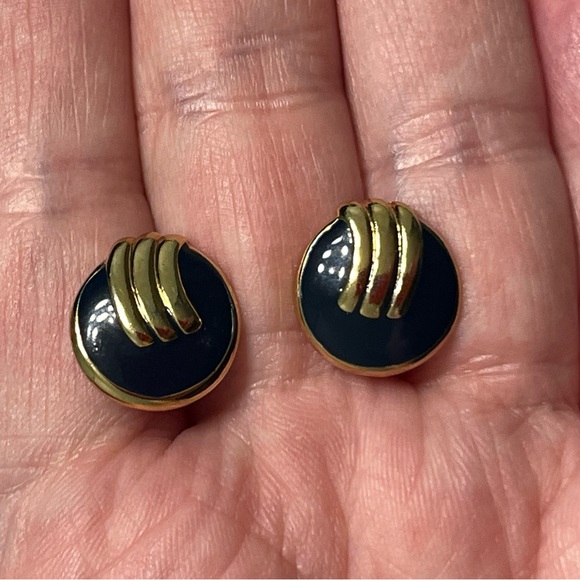 EUC Retro Vintage Button Earrings for Pierced Ears Dark Navy/Black w/Gold Design - Picture 3 of 6